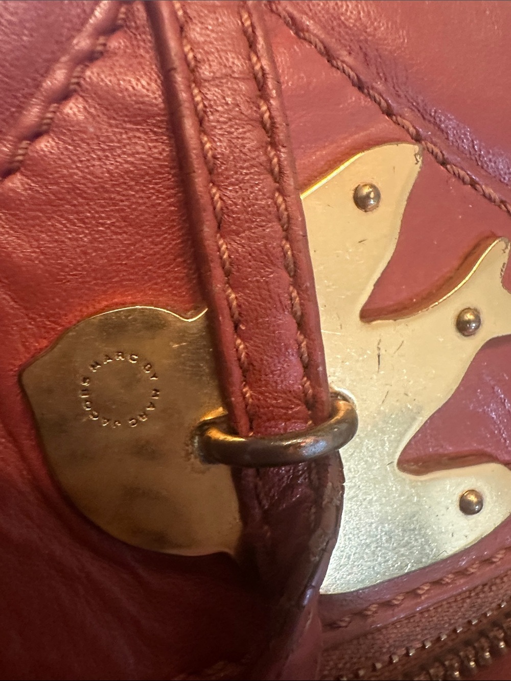 Marc Jacobs Petal to the Metal Crossbody mini Bag in cognac with Brass Accent - Picture 2 of 6
